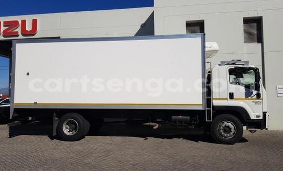 Nunua Ilio tumika Isuzu FTR 850 White Lori ndani ya Ezulwini nchini Hhohho Nunua Ilio tumika Isuzu FTR 850 White Lori ndani ya Ezulwini nchini Hhohho