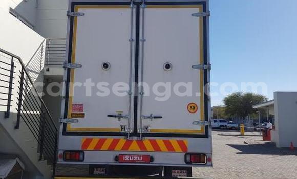Nunua Ilio tumika Isuzu FTR 850 White Lori ndani ya Ezulwini nchini Hhohho Nunua Ilio tumika Isuzu FTR 850 White Lori ndani ya Ezulwini nchini Hhohho