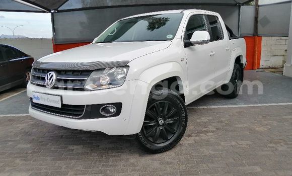 Nunua Ilio tumika Volkswagen Amarok White Gari ndani ya Ezulwini nchini Hhohho Nunua Ilio tumika Volkswagen Amarok White Gari ndani ya Ezulwini nchini Hhohho