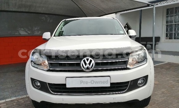 Nunua Ilio tumika Volkswagen Amarok White Gari ndani ya Ezulwini nchini Hhohho Nunua Ilio tumika Volkswagen Amarok White Gari ndani ya Ezulwini nchini Hhohho