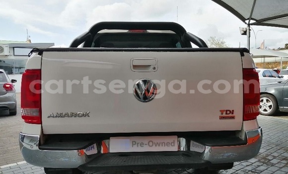 Nunua Ilio tumika Volkswagen Amarok White Gari ndani ya Ezulwini nchini Hhohho Nunua Ilio tumika Volkswagen Amarok White Gari ndani ya Ezulwini nchini Hhohho