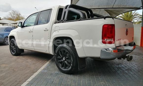 Nunua Ilio tumika Volkswagen Amarok White Gari ndani ya Ezulwini nchini Hhohho Nunua Ilio tumika Volkswagen Amarok White Gari ndani ya Ezulwini nchini Hhohho