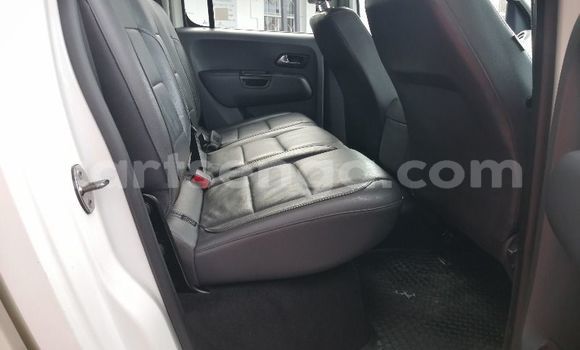 Nunua Ilio tumika Volkswagen Amarok White Gari ndani ya Ezulwini nchini Hhohho Nunua Ilio tumika Volkswagen Amarok White Gari ndani ya Ezulwini nchini Hhohho