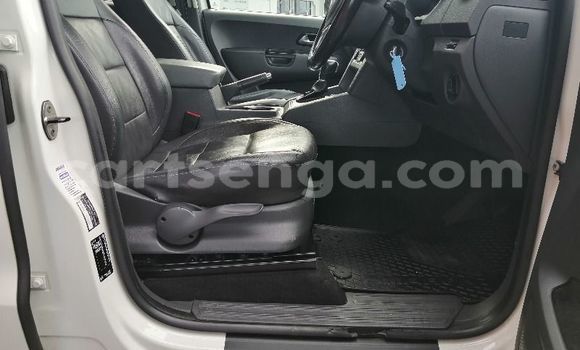 Nunua Ilio tumika Volkswagen Amarok White Gari ndani ya Ezulwini nchini Hhohho Nunua Ilio tumika Volkswagen Amarok White Gari ndani ya Ezulwini nchini Hhohho