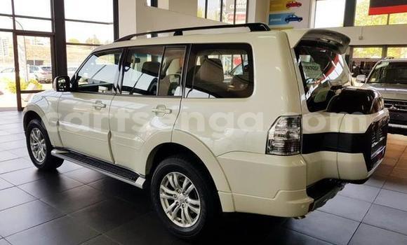 Acheter Occasion Voiture Mitsubishi Pajero Blanc à Ezulwini, Hhohho Acheter Occasion Voiture Mitsubishi Pajero Blanc à Ezulwini, Hhohho
