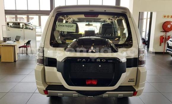 Acheter Occasion Voiture Mitsubishi Pajero Blanc à Ezulwini, Hhohho Acheter Occasion Voiture Mitsubishi Pajero Blanc à Ezulwini, Hhohho