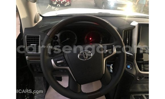 Nunua Imported Toyota Land Cruiser Black Gari ndani ya Import - Dubai nchini Hhohho Nunua Imported Toyota Land Cruiser Black Gari ndani ya Import - Dubai nchini Hhohho
