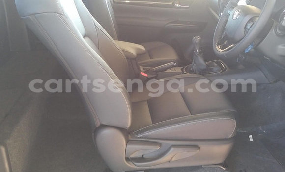 Acheter Occasion Voiture Toyota Hilux Blanc à Hlatikulu, Shiselweni District Acheter Occasion Voiture Toyota Hilux Blanc à Hlatikulu, Shiselweni District