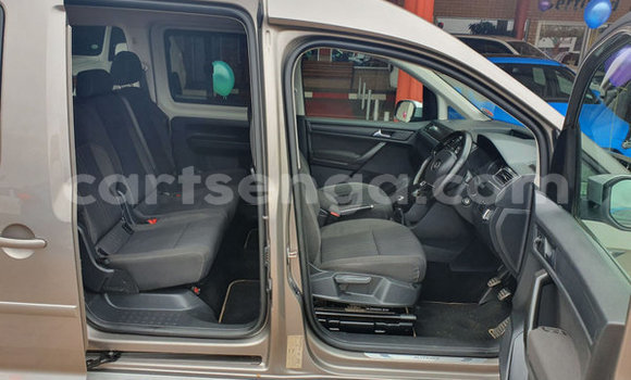 Nunua Ilio tumika Volkswagen Caddy Silver Gari ndani ya Ezulwini nchini Hhohho Nunua Ilio tumika Volkswagen Caddy Silver Gari ndani ya Ezulwini nchini Hhohho