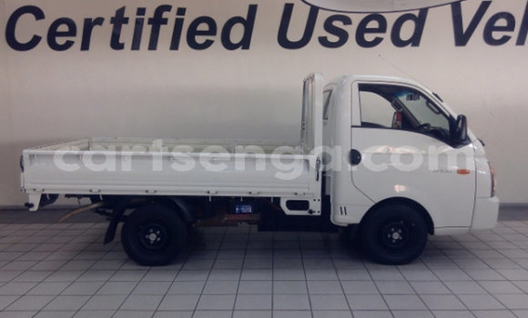 Acheter Occasion Voiture Hyundai H1 Blanc à Bulembu, Hhohho Acheter Occasion Voiture Hyundai H1 Blanc à Bulembu, Hhohho