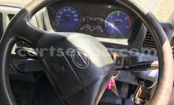 Nunua Ilio tumika Hino 300 Series White Lori ndani ya Ezulwini nchini Hhohho Nunua Ilio tumika Hino 300 Series White Lori ndani ya Ezulwini nchini Hhohho