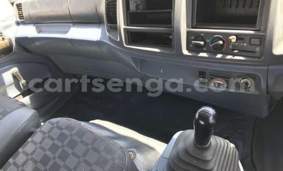 Nunua Ilio tumika Hino 300 Series White Lori ndani ya Ezulwini nchini Hhohho Nunua Ilio tumika Hino 300 Series White Lori ndani ya Ezulwini nchini Hhohho