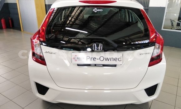 Acheter Occasion Voiture Honda Jazz Blanc à Bulembu, Hhohho Acheter Occasion Voiture Honda Jazz Blanc à Bulembu, Hhohho