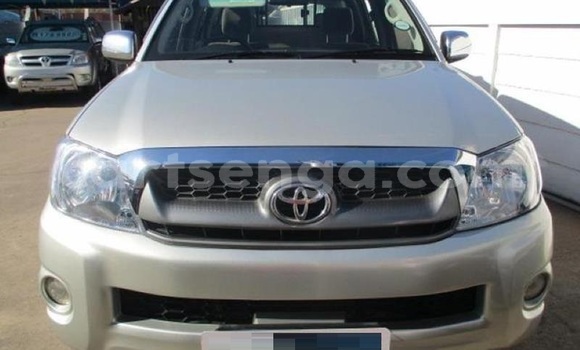 Nunua Ilio tumika Toyota Hilux Silver Gari ndani ya Ezulwini nchini Hhohho Nunua Ilio tumika Toyota Hilux Silver Gari ndani ya Ezulwini nchini Hhohho