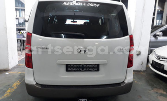 Buy Used Hyundai H1 White Car in Big Bend in Lubombo Buy Used Hyundai H1 White Car in Big Bend in Lubombo