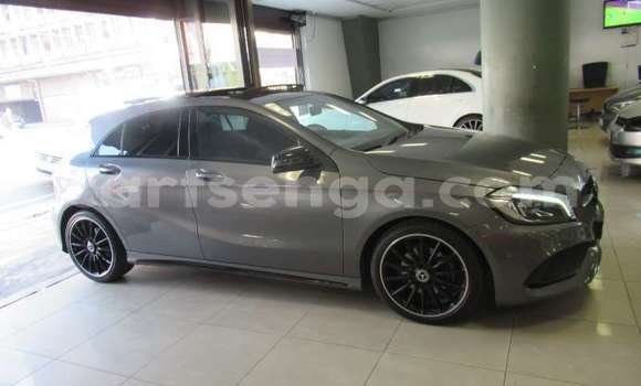 Nunua Ilio tumika Mercedes‒Benz A–Class Silver Gari ndani ya Ezulwini nchini Hhohho Nunua Ilio tumika Mercedes‒Benz A–Class Silver Gari ndani ya Ezulwini nchini Hhohho