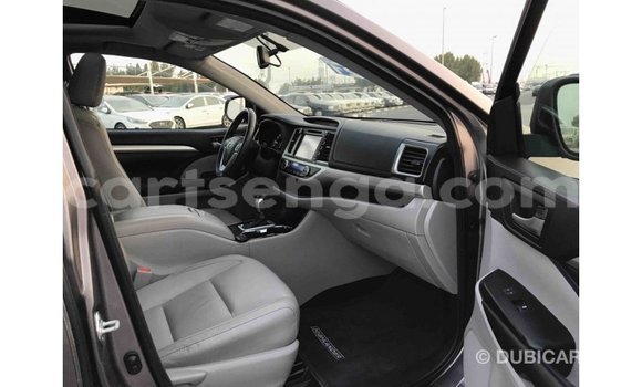 Buy Import Toyota Highlander Other Car in Import - Dubai in Hhohho Buy Import Toyota Highlander Other Car in Import - Dubai in Hhohho