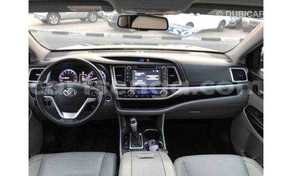 Buy Import Toyota Highlander Other Car in Import - Dubai in Hhohho Buy Import Toyota Highlander Other Car in Import - Dubai in Hhohho