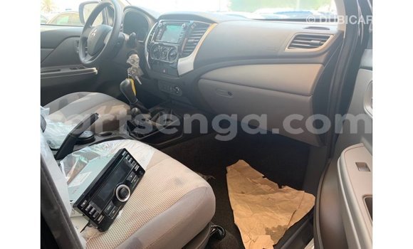 Nunua Imported Mitsubishi L200 Black Gari ndani ya Import - Dubai nchini Hhohho Nunua Imported Mitsubishi L200 Black Gari ndani ya Import - Dubai nchini Hhohho