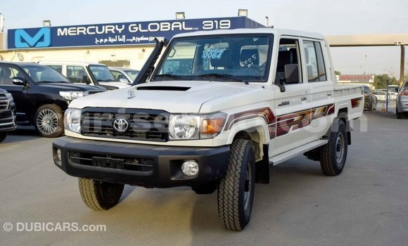 Nunua Imported Toyota Land Cruiser Beige Gari ndani ya Import - Dubai nchini Hhohho Nunua Imported Toyota Land Cruiser Beige Gari ndani ya Import - Dubai nchini Hhohho