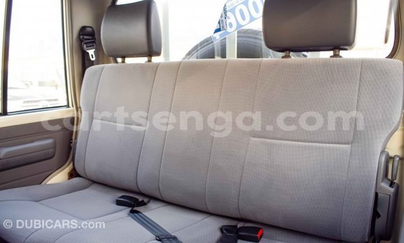Nunua Imported Toyota Land Cruiser Beige Gari ndani ya Import - Dubai nchini Hhohho Nunua Imported Toyota Land Cruiser Beige Gari ndani ya Import - Dubai nchini Hhohho