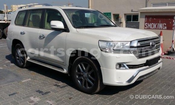 Buy Import Toyota Land Cruiser White Car in Import - Dubai in Hhohho Buy Import Toyota Land Cruiser White Car in Import - Dubai in Hhohho