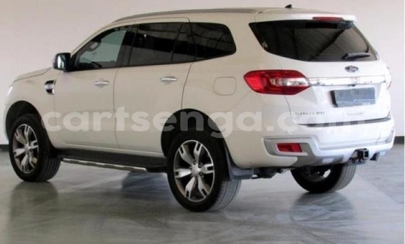 Buy Used Ford Everest White Car in Mbabane in Manzini Buy Used Ford Everest White Car in Mbabane in Manzini