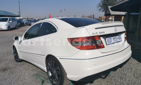 Buy Used Mercedes‒Benz CLC-klasse White Car in Ezulwini in Hhohho Buy Used Mercedes‒Benz CLC-klasse White Car in Ezulwini in Hhohho
