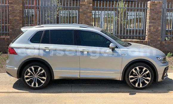 Nunua Ilio tumika Volkswagen Tiguan Silver Gari ndani ya Bulembu nchini Hhohho Nunua Ilio tumika Volkswagen Tiguan Silver Gari ndani ya Bulembu nchini Hhohho