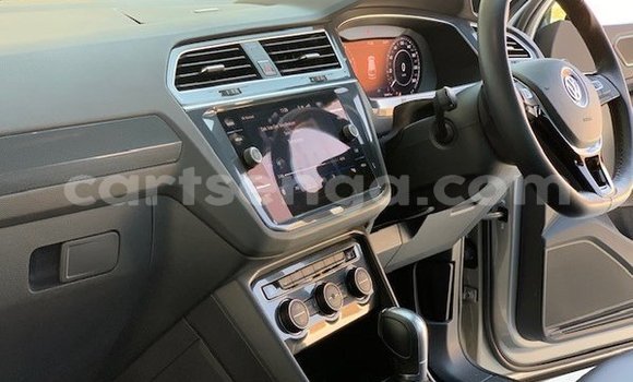 Nunua Ilio tumika Volkswagen Tiguan Silver Gari ndani ya Bulembu nchini Hhohho Nunua Ilio tumika Volkswagen Tiguan Silver Gari ndani ya Bulembu nchini Hhohho