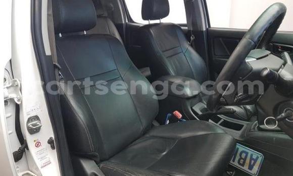 Nunua Ilio tumika Toyota Hilux White Gari ndani ya Manzini nchini Manzini Nunua Ilio tumika Toyota Hilux White Gari ndani ya Manzini nchini Manzini