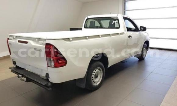 Nunua Ilio tumika Toyota Hilux White Gari ndani ya Manzini nchini Manzini Nunua Ilio tumika Toyota Hilux White Gari ndani ya Manzini nchini Manzini