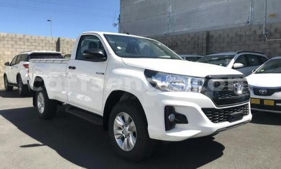 Nunua Ilio tumika Toyota Hilux White Gari ndani ya Bulembu nchini Hhohho Nunua Ilio tumika Toyota Hilux White Gari ndani ya Bulembu nchini Hhohho