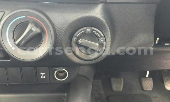 Nunua Ilio tumika Toyota Hilux White Gari ndani ya Bulembu nchini Hhohho Nunua Ilio tumika Toyota Hilux White Gari ndani ya Bulembu nchini Hhohho