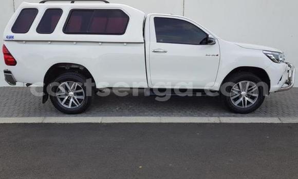 Nunua Ilio tumika Toyota Hilux White Gari ndani ya Ezulwini nchini Hhohho Nunua Ilio tumika Toyota Hilux White Gari ndani ya Ezulwini nchini Hhohho