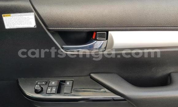 Nunua Ilio tumika Toyota Hilux White Gari ndani ya Ezulwini nchini Hhohho Nunua Ilio tumika Toyota Hilux White Gari ndani ya Ezulwini nchini Hhohho