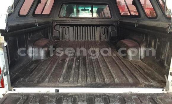 Nunua Ilio tumika Toyota Hilux White Gari ndani ya Ezulwini nchini Hhohho Nunua Ilio tumika Toyota Hilux White Gari ndani ya Ezulwini nchini Hhohho