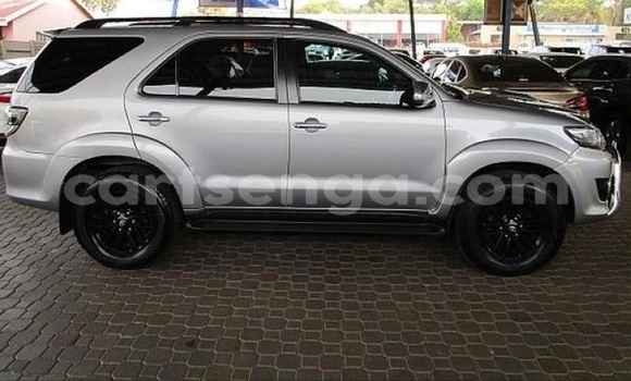 Acheter Occasion Voiture Toyota Fortuner Blanc à Big Bend, Lubombo District Acheter Occasion Voiture Toyota Fortuner Blanc à Big Bend, Lubombo District