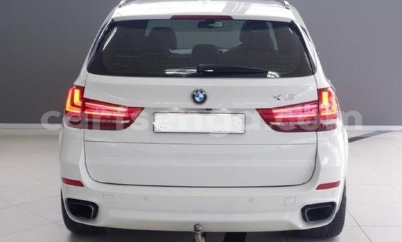 Nunua Ilio tumika BMW X5 White Gari ndani ya Big Bend nchini Wilaya ya Lubombo Nunua Ilio tumika BMW X5 White Gari ndani ya Big Bend nchini Wilaya ya Lubombo