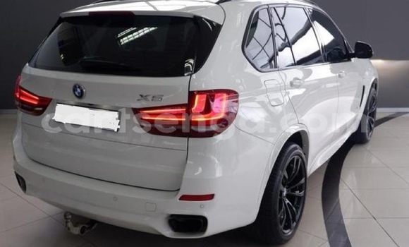 Nunua Ilio tumika BMW X5 White Gari ndani ya Big Bend nchini Wilaya ya Lubombo Nunua Ilio tumika BMW X5 White Gari ndani ya Big Bend nchini Wilaya ya Lubombo