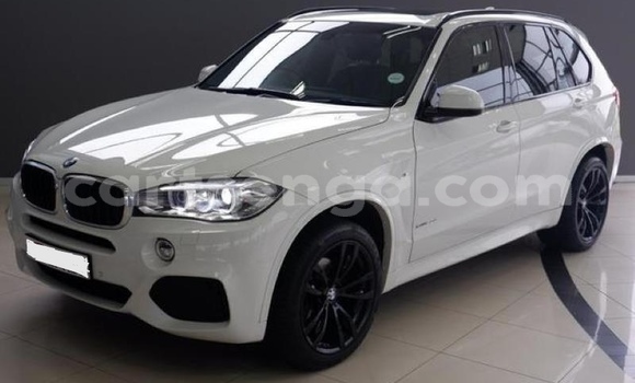 Nunua Ilio tumika BMW X5 White Gari ndani ya Big Bend nchini Wilaya ya Lubombo Nunua Ilio tumika BMW X5 White Gari ndani ya Big Bend nchini Wilaya ya Lubombo