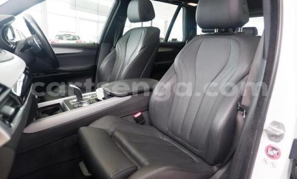 Nunua Ilio tumika BMW X5 White Gari ndani ya Big Bend nchini Wilaya ya Lubombo Nunua Ilio tumika BMW X5 White Gari ndani ya Big Bend nchini Wilaya ya Lubombo