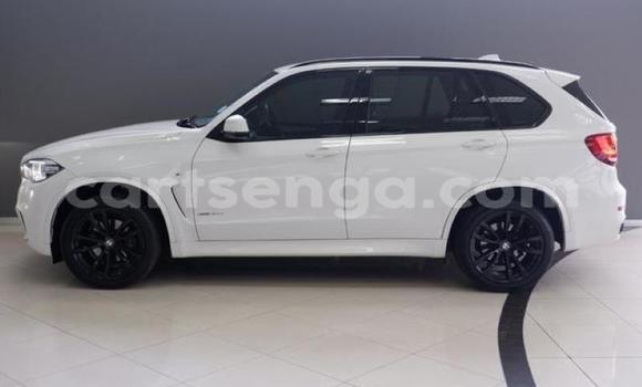 Nunua Ilio tumika BMW X5 White Gari ndani ya Big Bend nchini Wilaya ya Lubombo Nunua Ilio tumika BMW X5 White Gari ndani ya Big Bend nchini Wilaya ya Lubombo