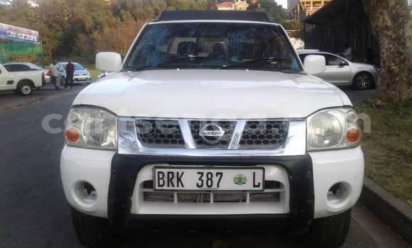 Buy Used Nissan Hardbody White Car in Mbabane in Manzini Buy Used Nissan Hardbody White Car in Mbabane in Manzini