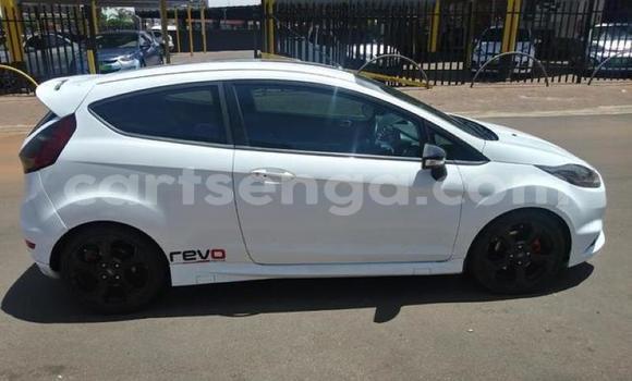 Nunua Ilio tumika Ford Fiesta ST White Gari ndani ya Hlatikulu nchini Wilaya ya Shiselweni Nunua Ilio tumika Ford Fiesta ST White Gari ndani ya Hlatikulu nchini Wilaya ya Shiselweni