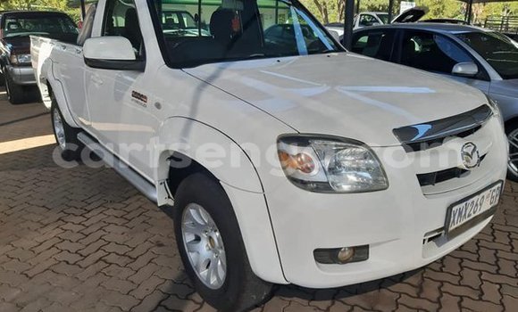 Nunua Ilio tumika Mazda BT-50 White Gari ndani ya Ezulwini nchini Hhohho Nunua Ilio tumika Mazda BT-50 White Gari ndani ya Ezulwini nchini Hhohho