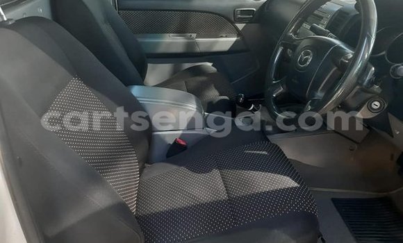 Nunua Ilio tumika Mazda BT-50 White Gari ndani ya Ezulwini nchini Hhohho Nunua Ilio tumika Mazda BT-50 White Gari ndani ya Ezulwini nchini Hhohho