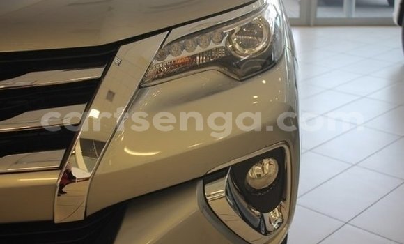 Nunua Ilio tumika Toyota Fortuner Brown Gari ndani ya Bulembu nchini Hhohho Nunua Ilio tumika Toyota Fortuner Brown Gari ndani ya Bulembu nchini Hhohho