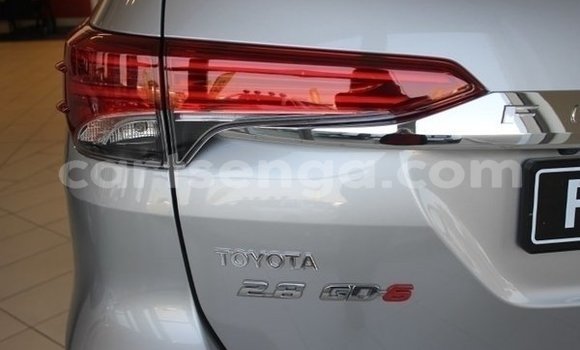 Nunua Ilio tumika Toyota Fortuner Brown Gari ndani ya Bulembu nchini Hhohho Nunua Ilio tumika Toyota Fortuner Brown Gari ndani ya Bulembu nchini Hhohho