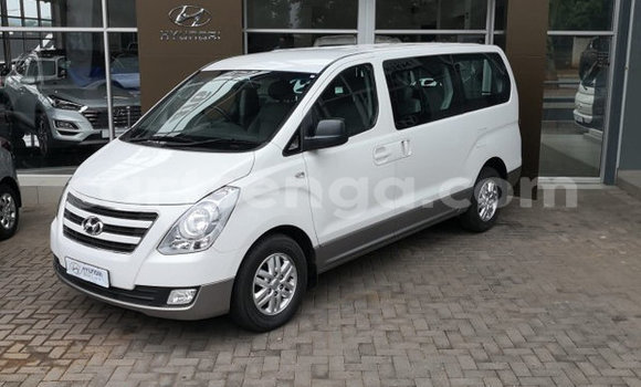 Acheter Occasion Voiture Hyundai H1 Blanc à Hlatikulu, Shiselweni District Acheter Occasion Voiture Hyundai H1 Blanc à Hlatikulu, Shiselweni District